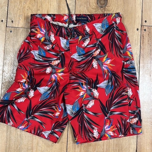 CLUB ROOM  men's red Hawaiian style lined cargo style swim trunks. size M  NWOT - Picture 1 of 6